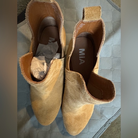 MIA Women's Tan Ankle Boots Sz 6 - Picture 11 of 16